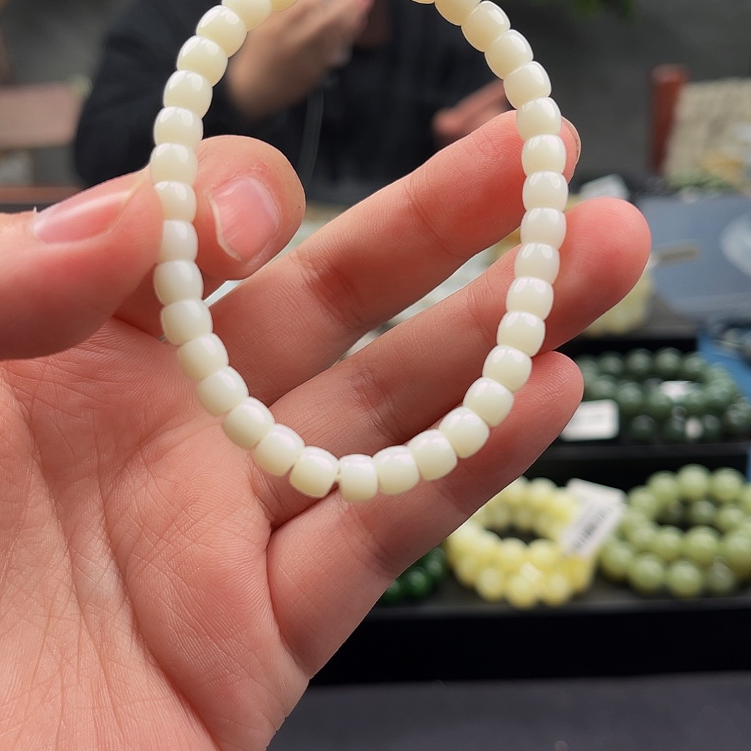 和田玉手串未镶嵌