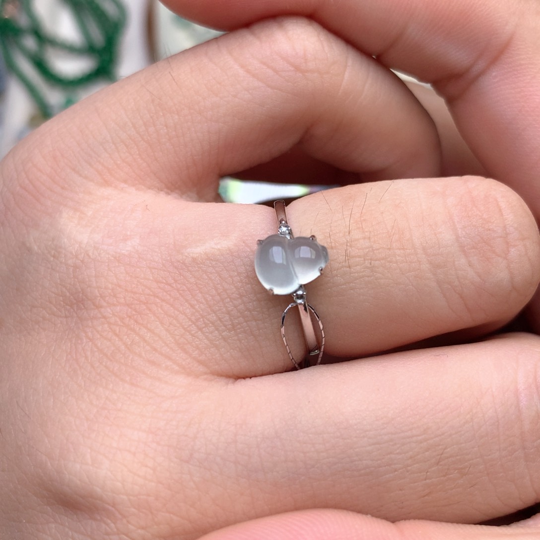 【闪购商品】18K金镶嵌挂件翡翠一