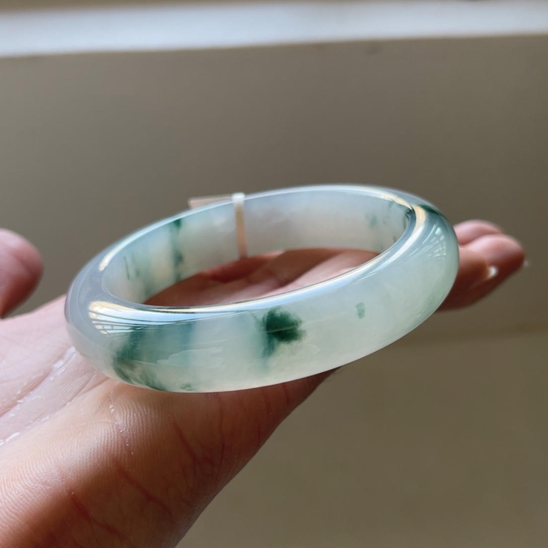 翡翠未镶嵌手镯57.2圈三天鉴赏期（有瑕）