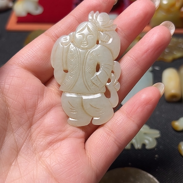 茶***欢和田玉（糖玉）未镶嵌颈饰