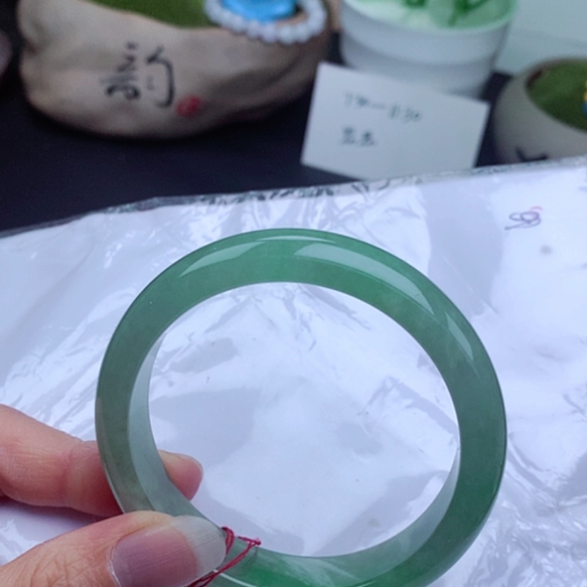 【闪购商品】翡翠手镯未镶嵌           正圈58 冰满绿。