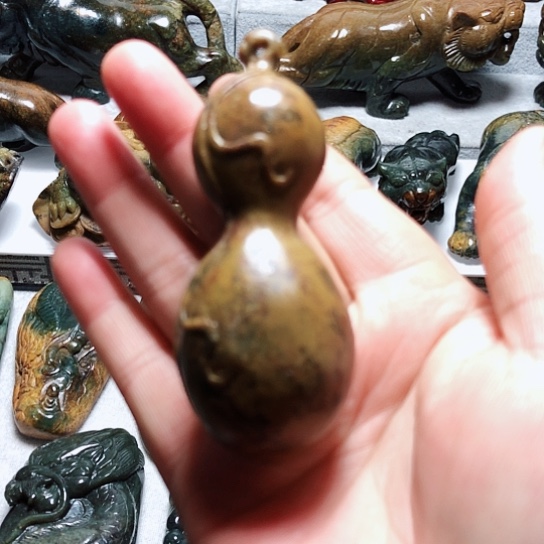 岫岩河磨玉（透闪石质玉）把件未镶嵌