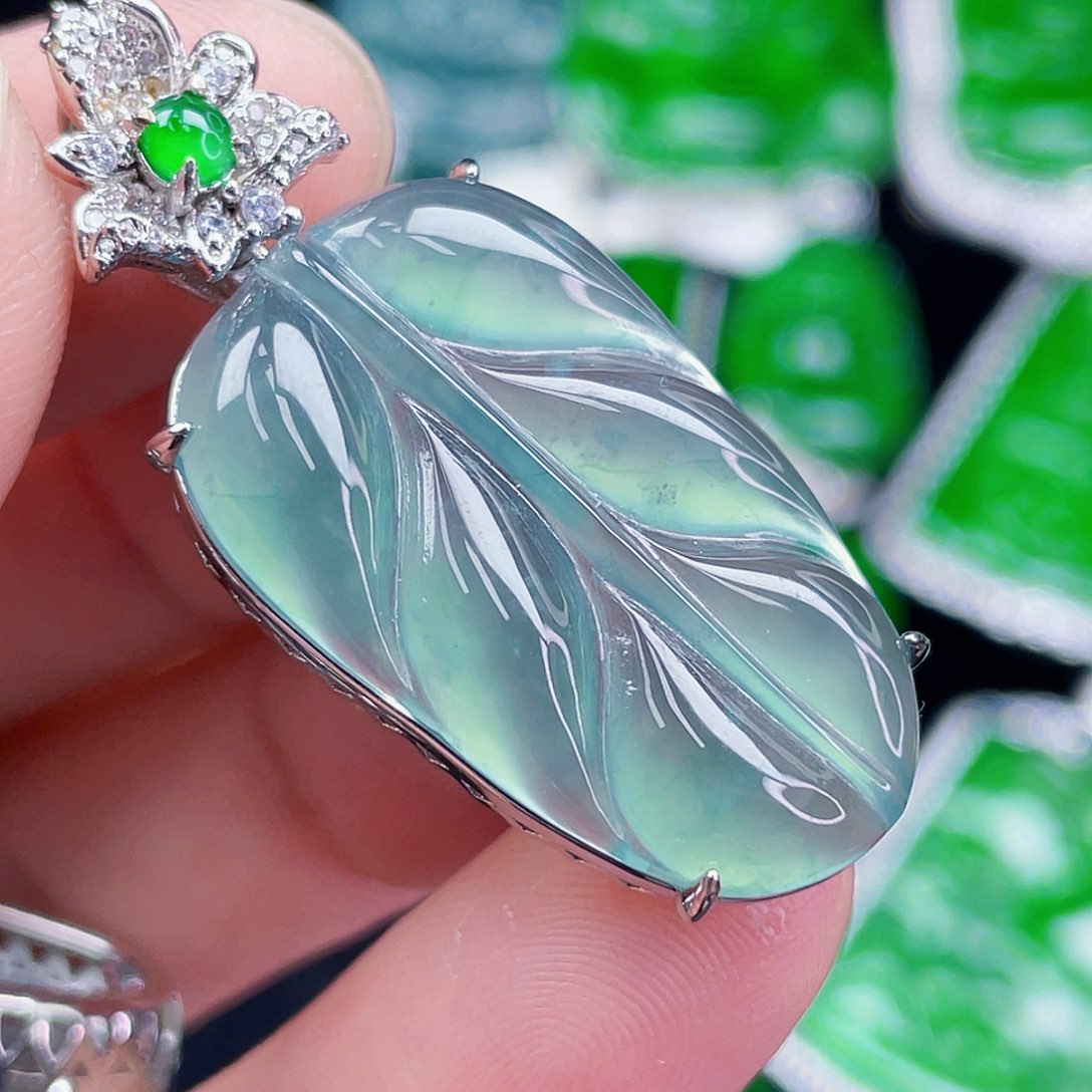 翡翠未镶嵌颈饰3，