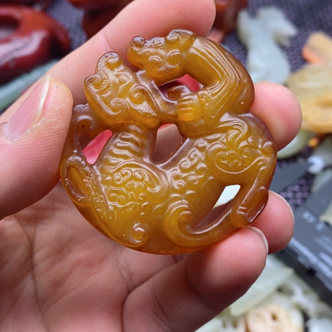 蛇纹石玉颈饰未镶嵌