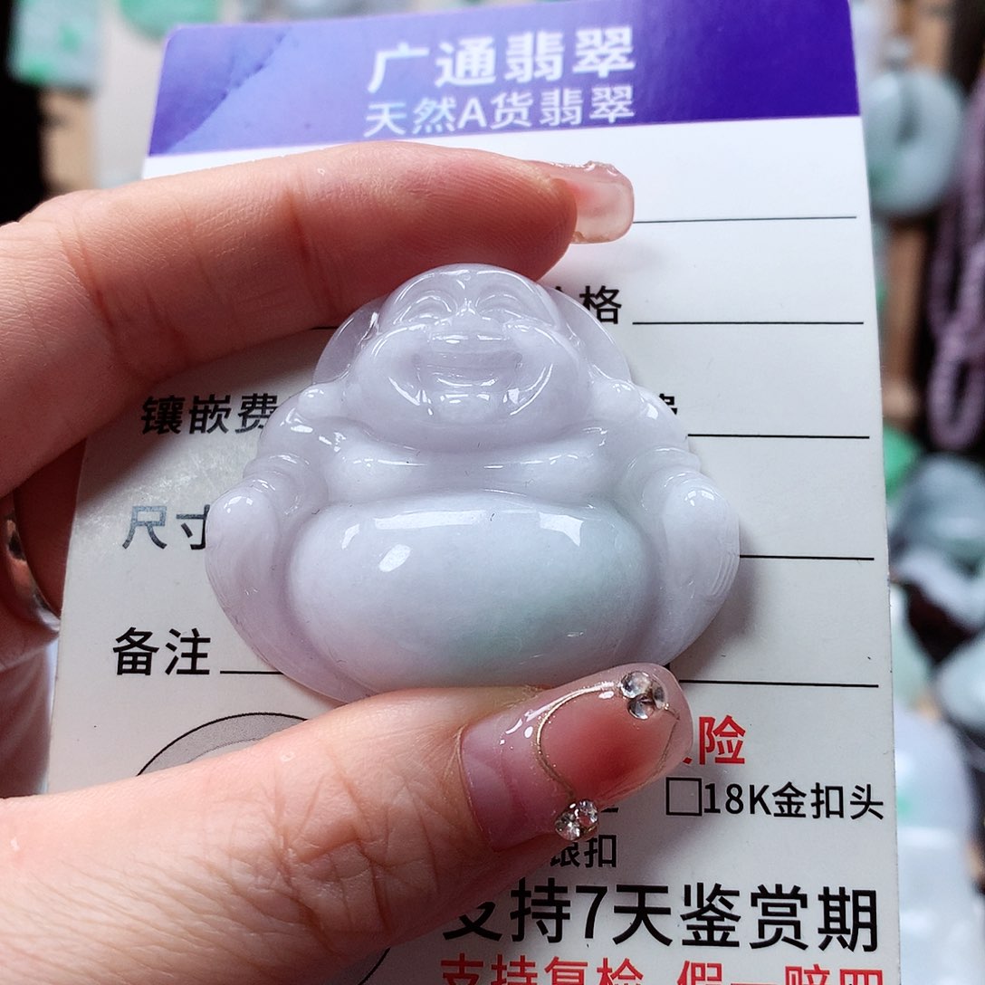 翡翠颈饰未镶嵌佛公，有纹