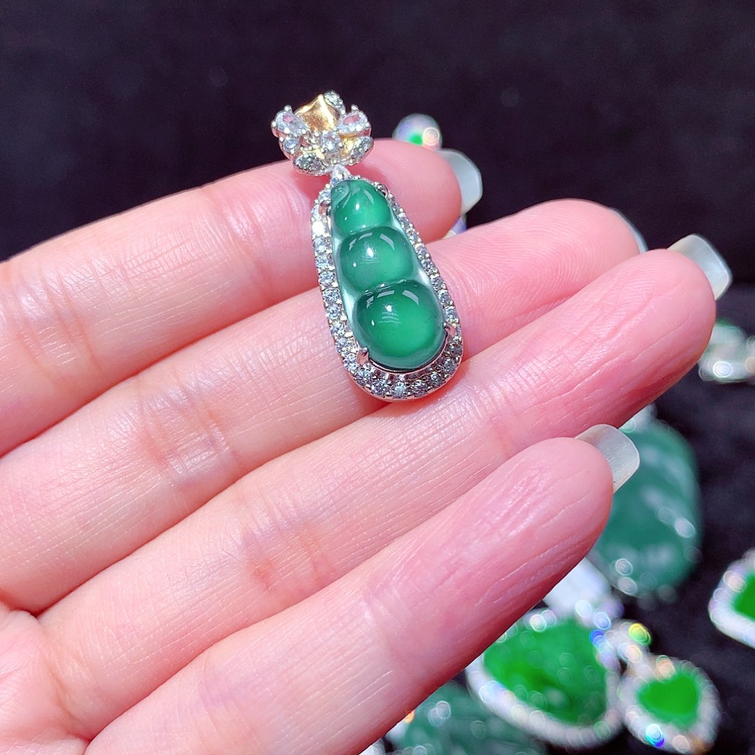 【闪购商品】翡翠吊坠(不含链)未镶嵌