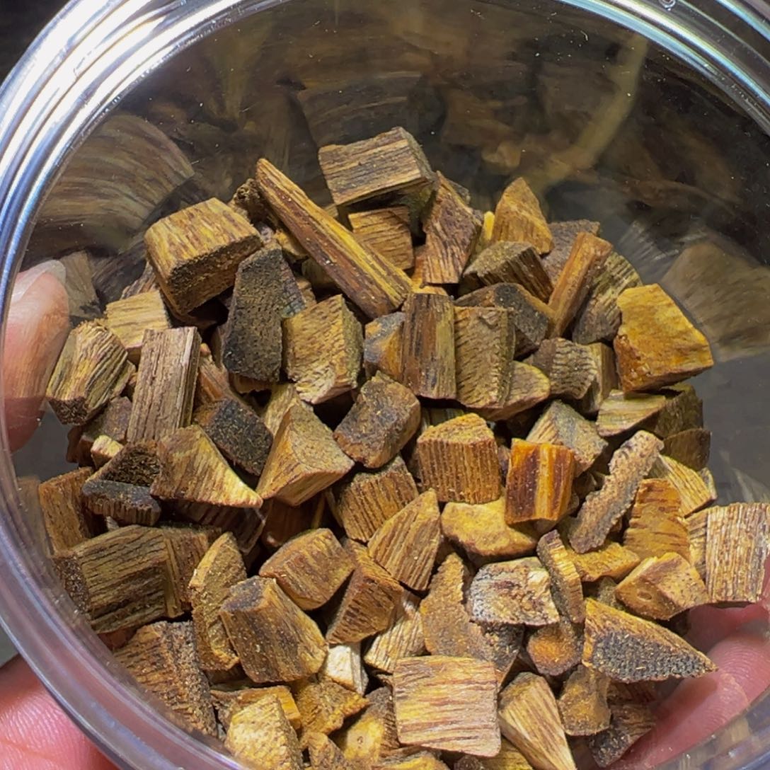 沉香手把件彩**月沉香奇楠黄棋天然米粒30克