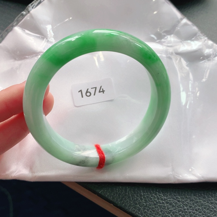 翡翠手镯未镶嵌天然翡翠手镯