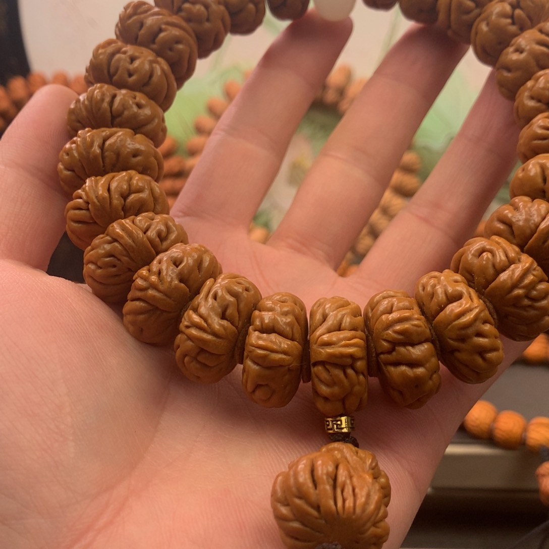 【闪购商品】桃核手串23白玉龙手持