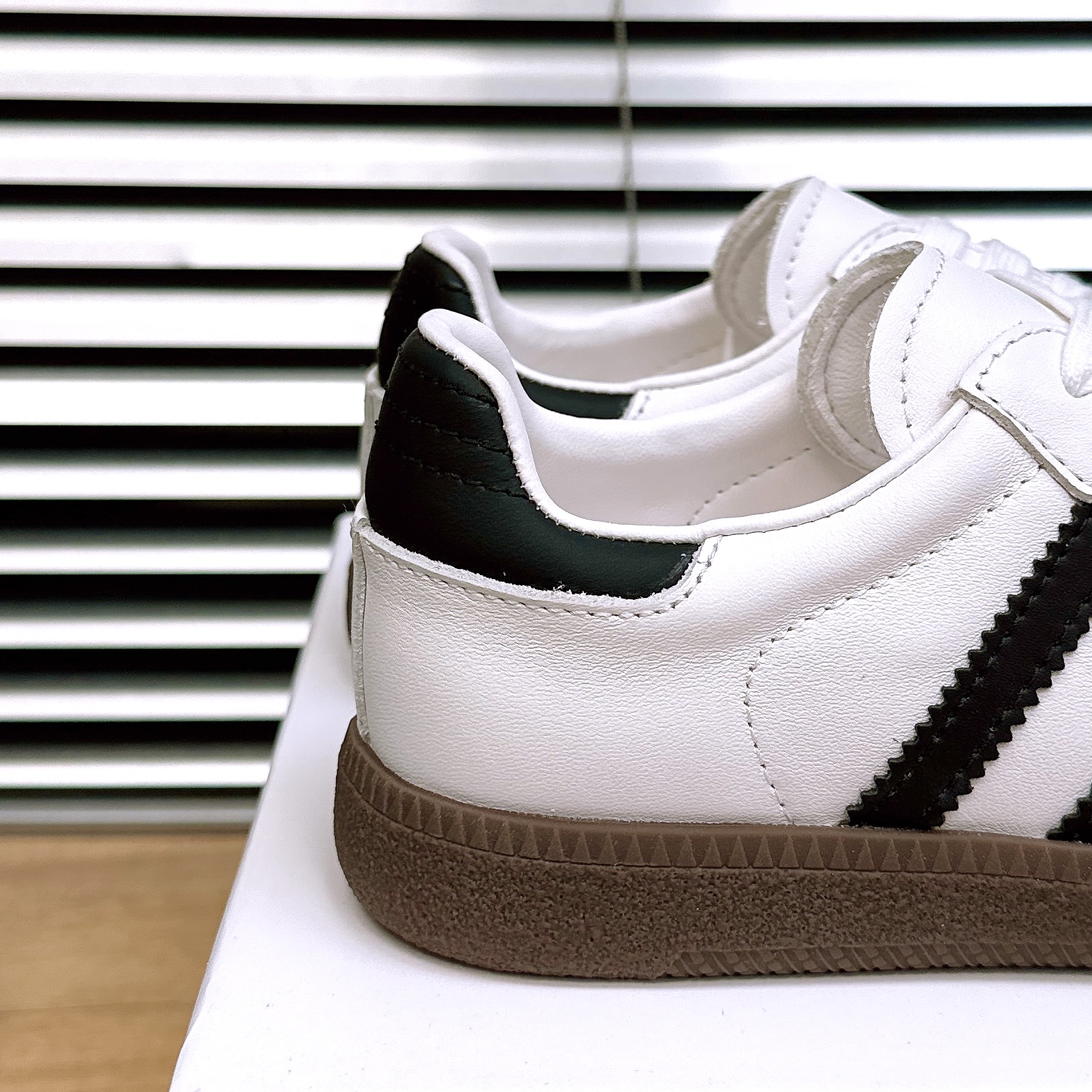 欧洲站女鞋2025新款复古平底德训鞋休闲运动鞋时尚百搭阿甘鞋