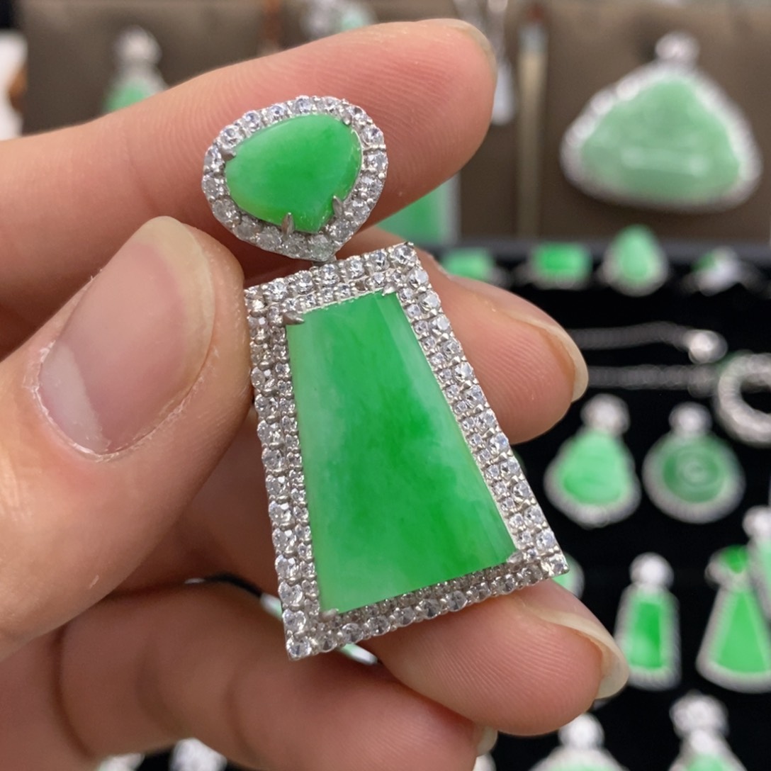 翡翠颈饰银S925镶嵌天然翡翠