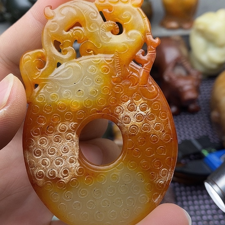 未镶嵌蛇纹石玉颈饰