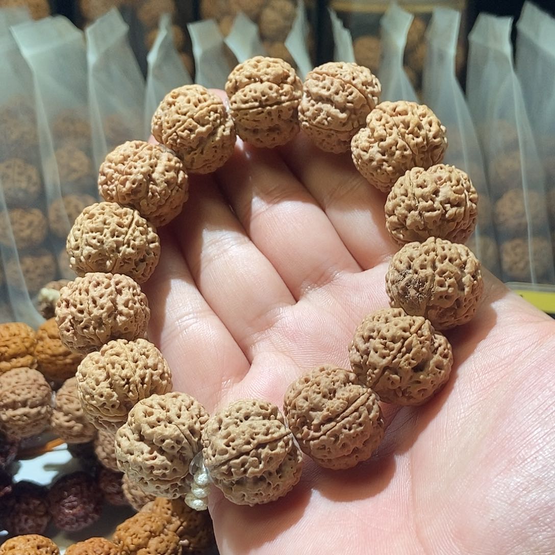 吊坠金刚菩提粱满肉双龙梅花23mm