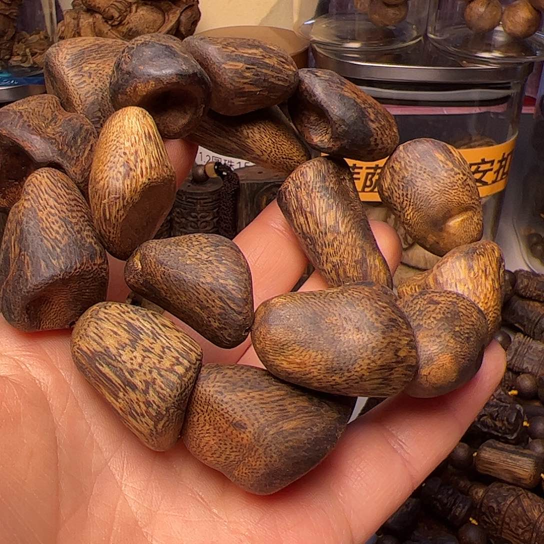 沉香手串唐****6天然留疤单圈88.6克