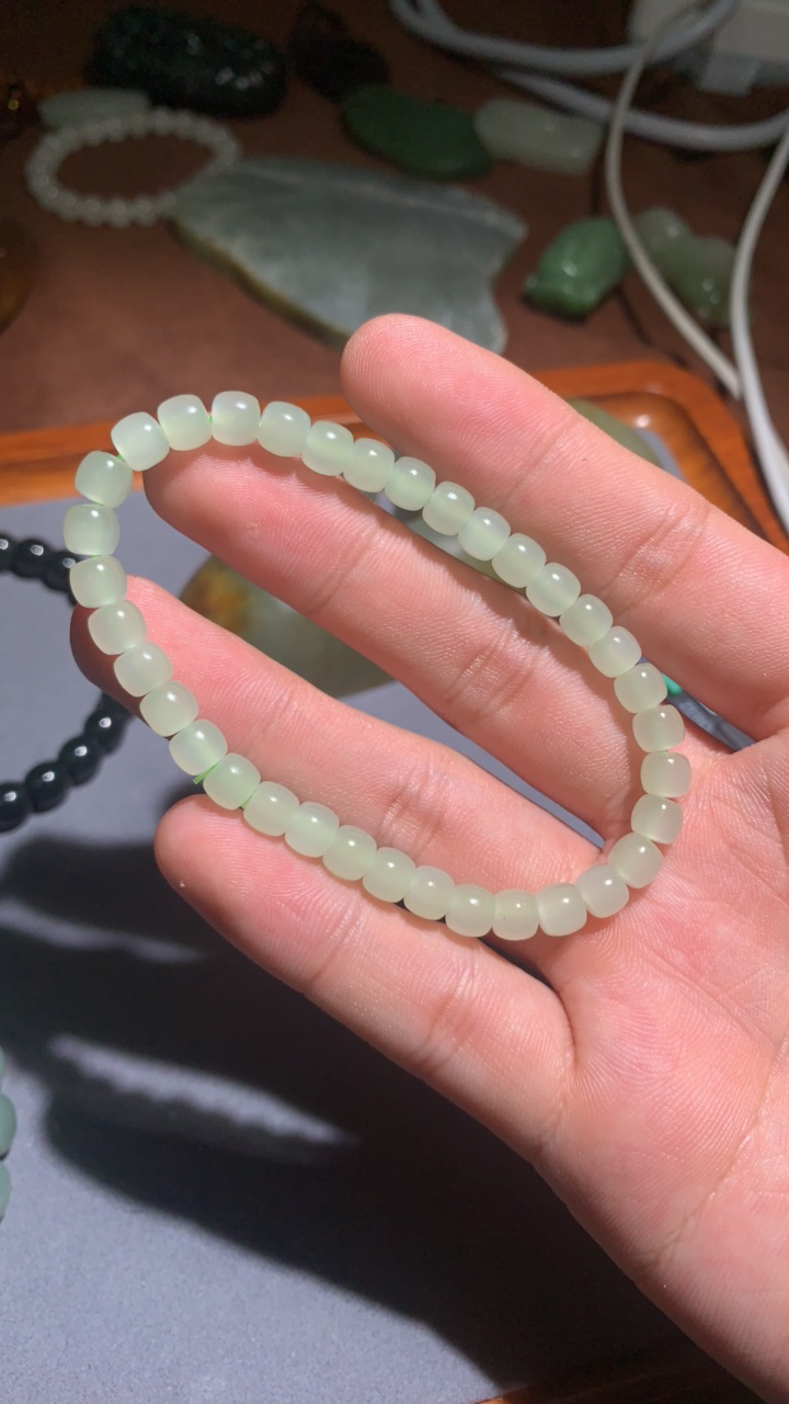 新疆和田玉精工单圈手串