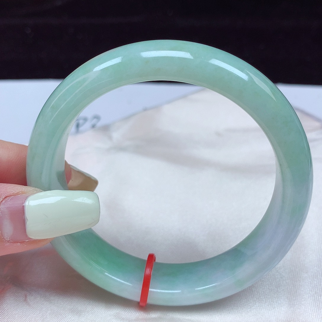 翡翠手镯未镶嵌56圈