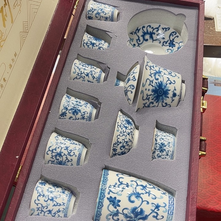 孤品茶具。                 
