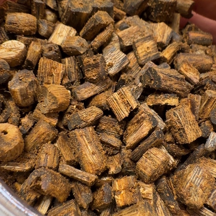 鑫***垚沉香碎屑沉香海南老棋楠高端车珠块料102克