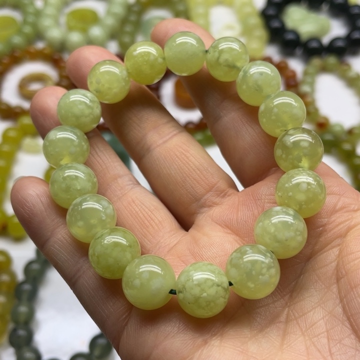 蛇纹石玉手串未镶嵌