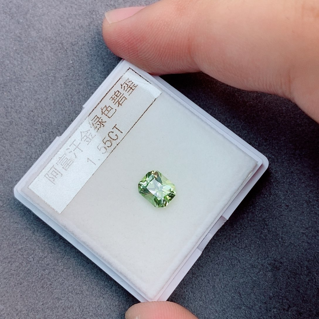 珠宝半成品碧玺未镶嵌1.55ct 
