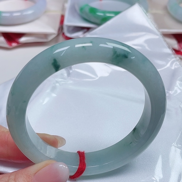 翡翠手镯未镶嵌缅甸翡翠