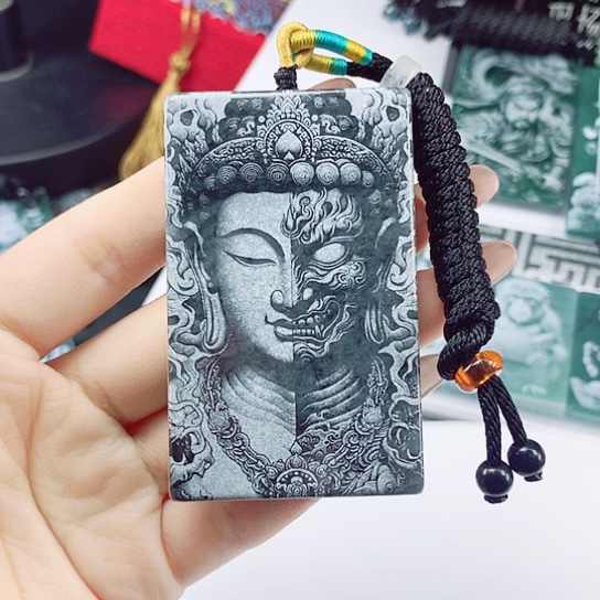 翡翠未镶嵌颈饰佛魔