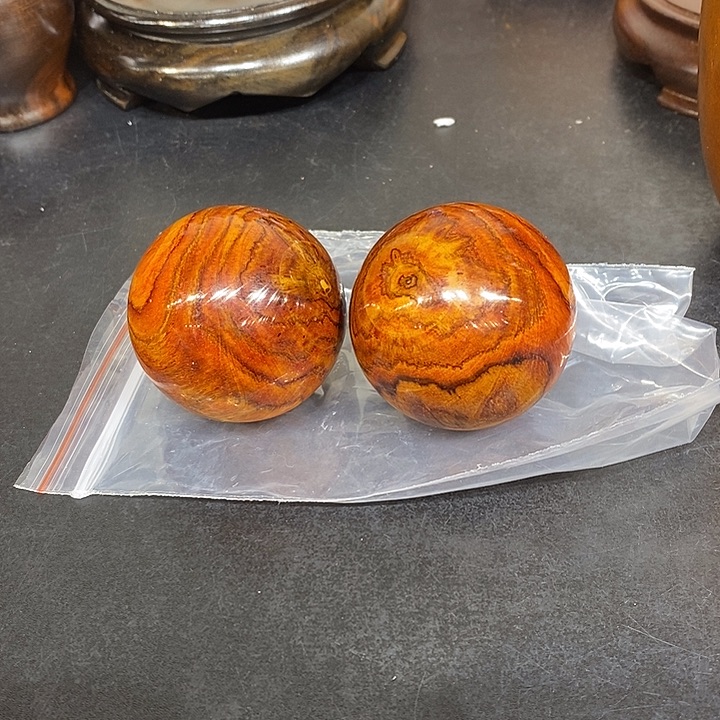 华***生黄花梨球一对漂亮