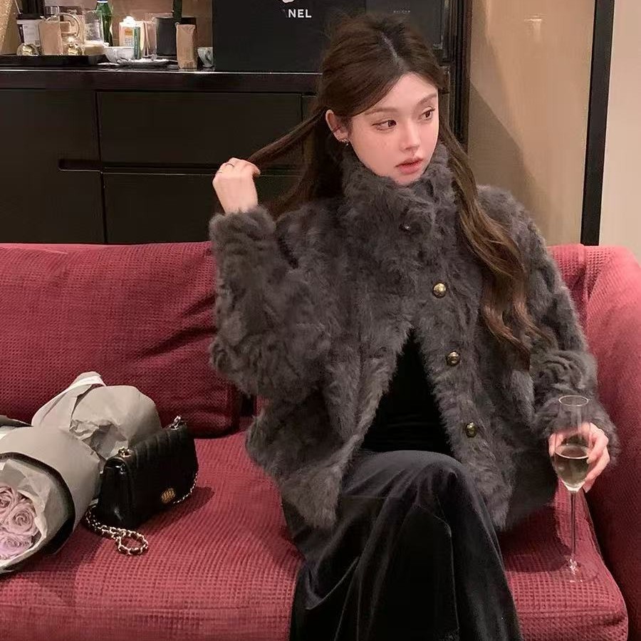 毛绒女气质宽松型直下摆短外套立领秋冬女装包袖