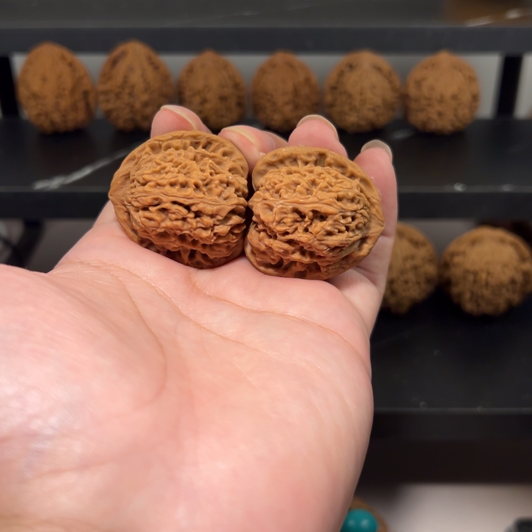 文玩核桃把件35全品南疆石