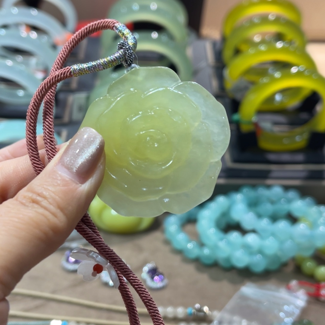 岫玉手镯未镶嵌手镯