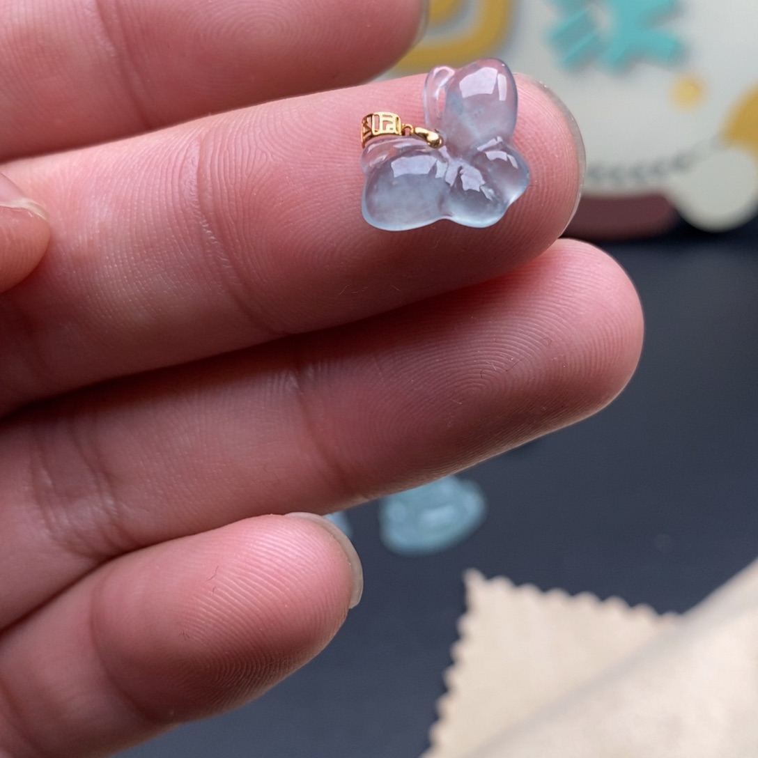 颈饰18K金镶嵌翡翠