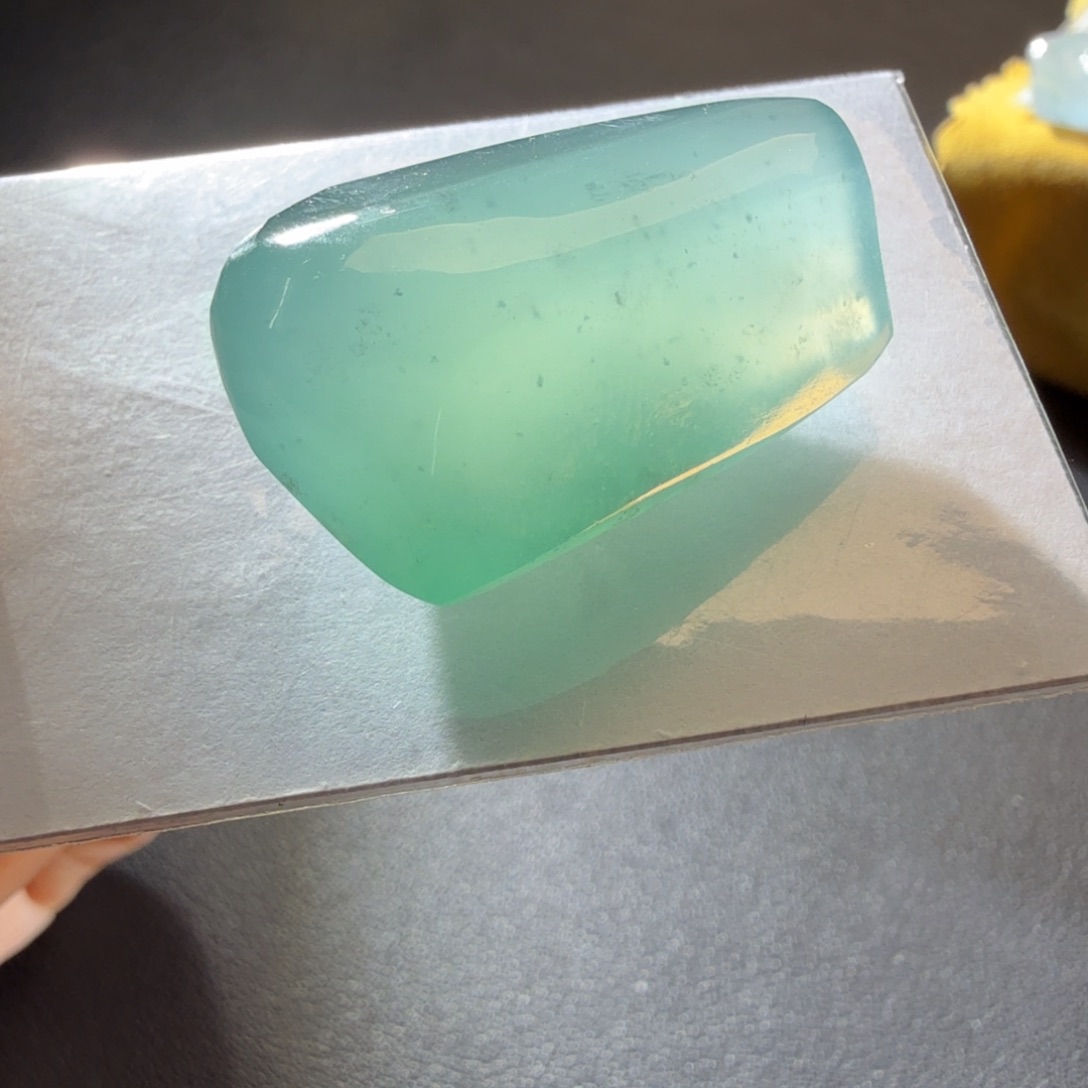 翡翠未镶嵌颈饰珠光宝气