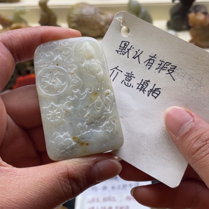 蛇纹石玉颈饰未镶嵌3