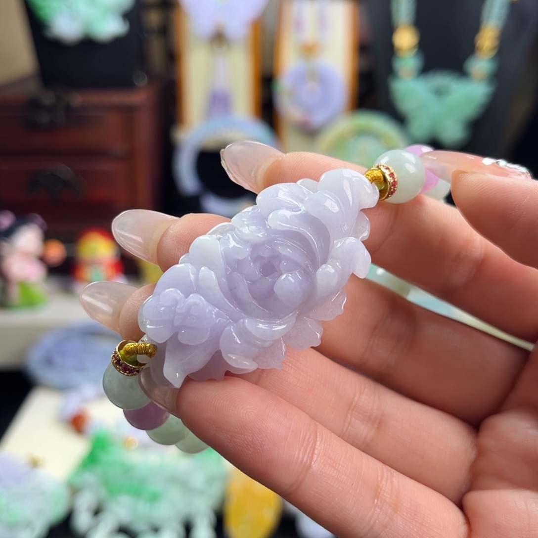 玉***曦翡翠未镶嵌颈饰冰