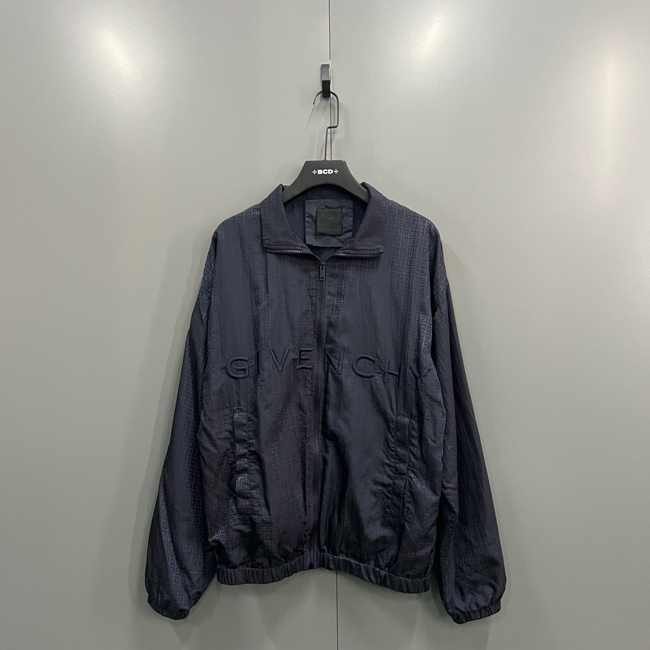 95新 Givenchy/纪梵希 字母刺绣外套 52码/13000/轻微勾丝