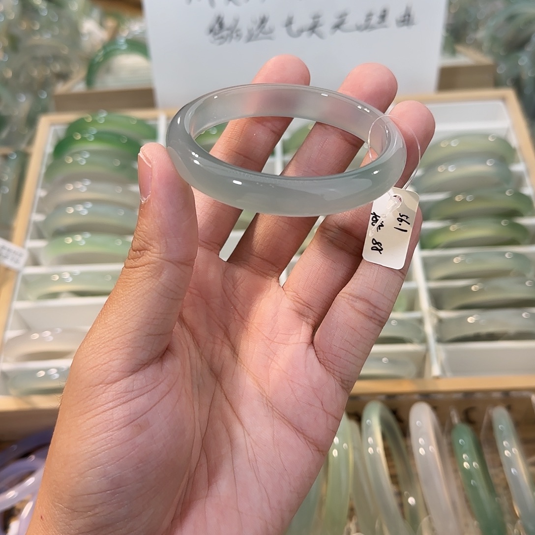玛瑙/玉髓未镶嵌手镯圈口56.1