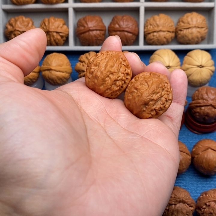 文玩核桃把件龙脊