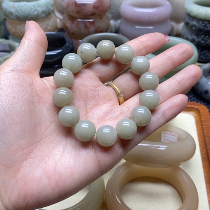 石英岩玉手镯未镶嵌