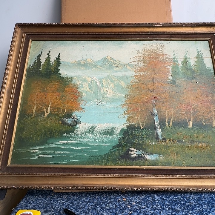 大***利中古字画作品有磕碰瑕疵拍下看