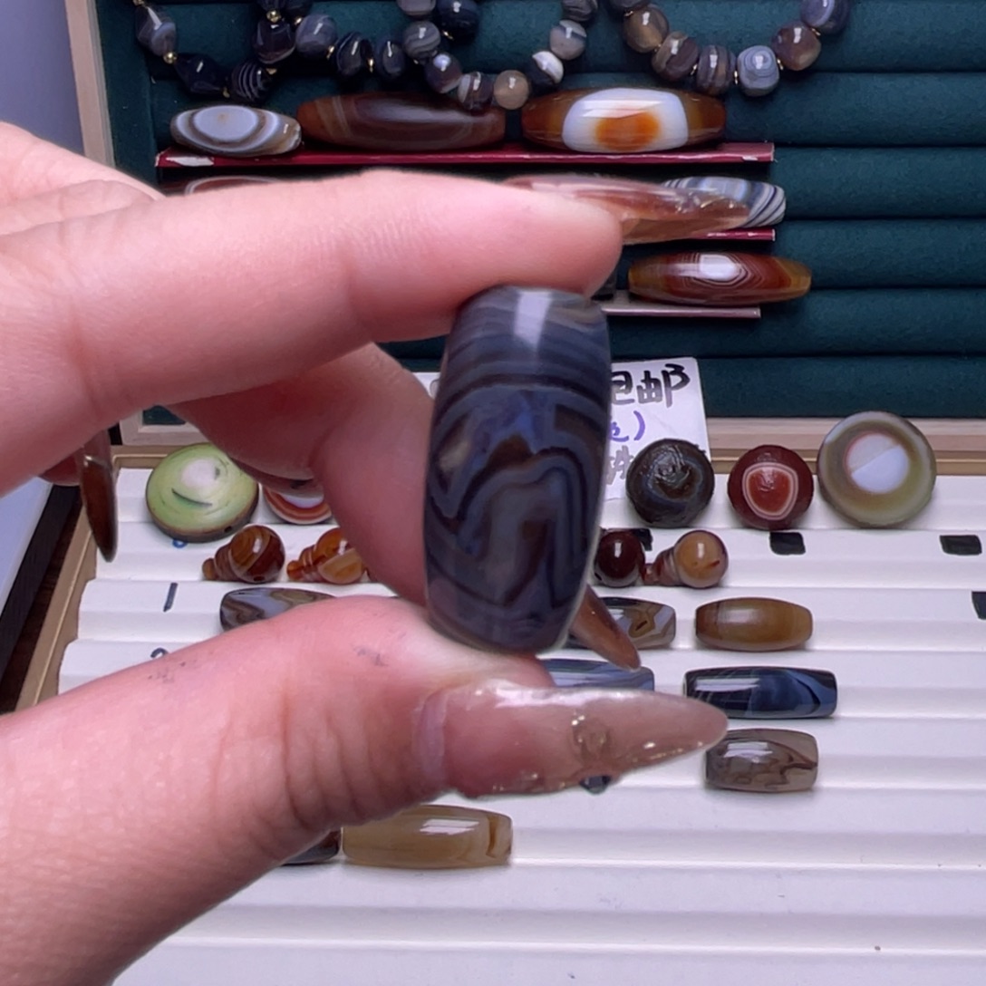 小***莉玛瑙/玉髓合金颈饰