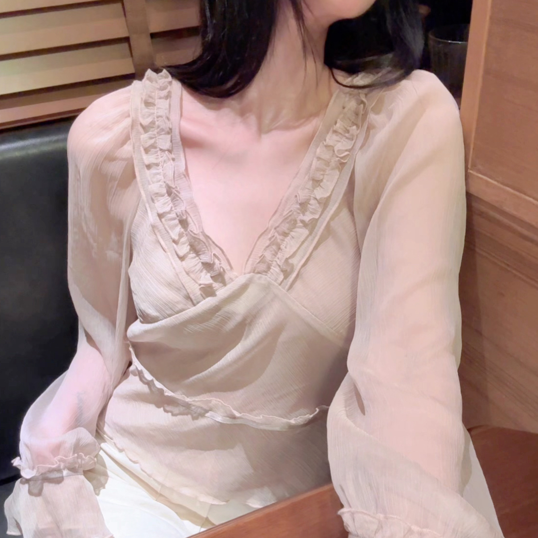 【梦露】法式纯欲长袖木耳边V领衫上衣