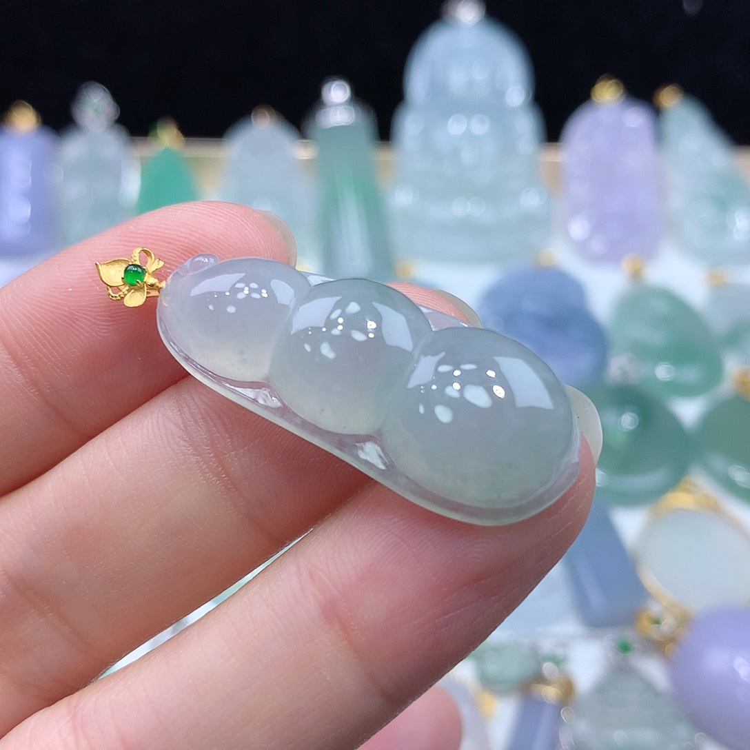 颈饰18K金镶嵌翡翠翡翠