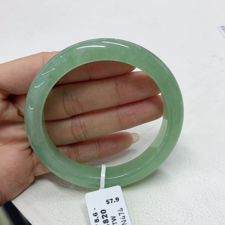 翡翠未镶嵌手镯57.7冰绿