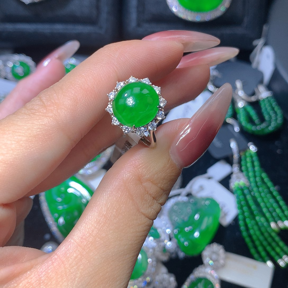 翡翠颈饰银S925镶嵌翡翠