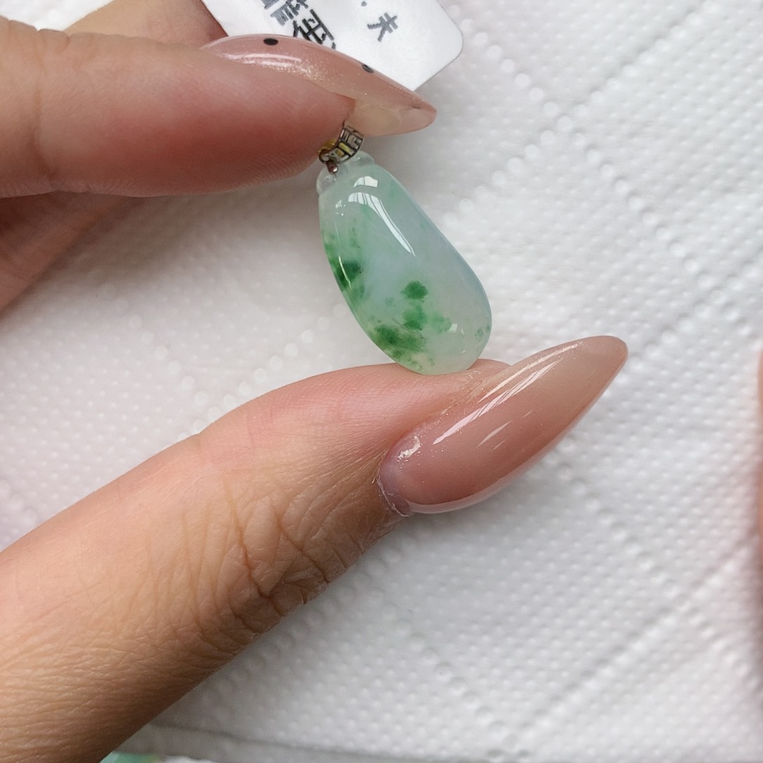 颈饰18K金镶嵌翡翠