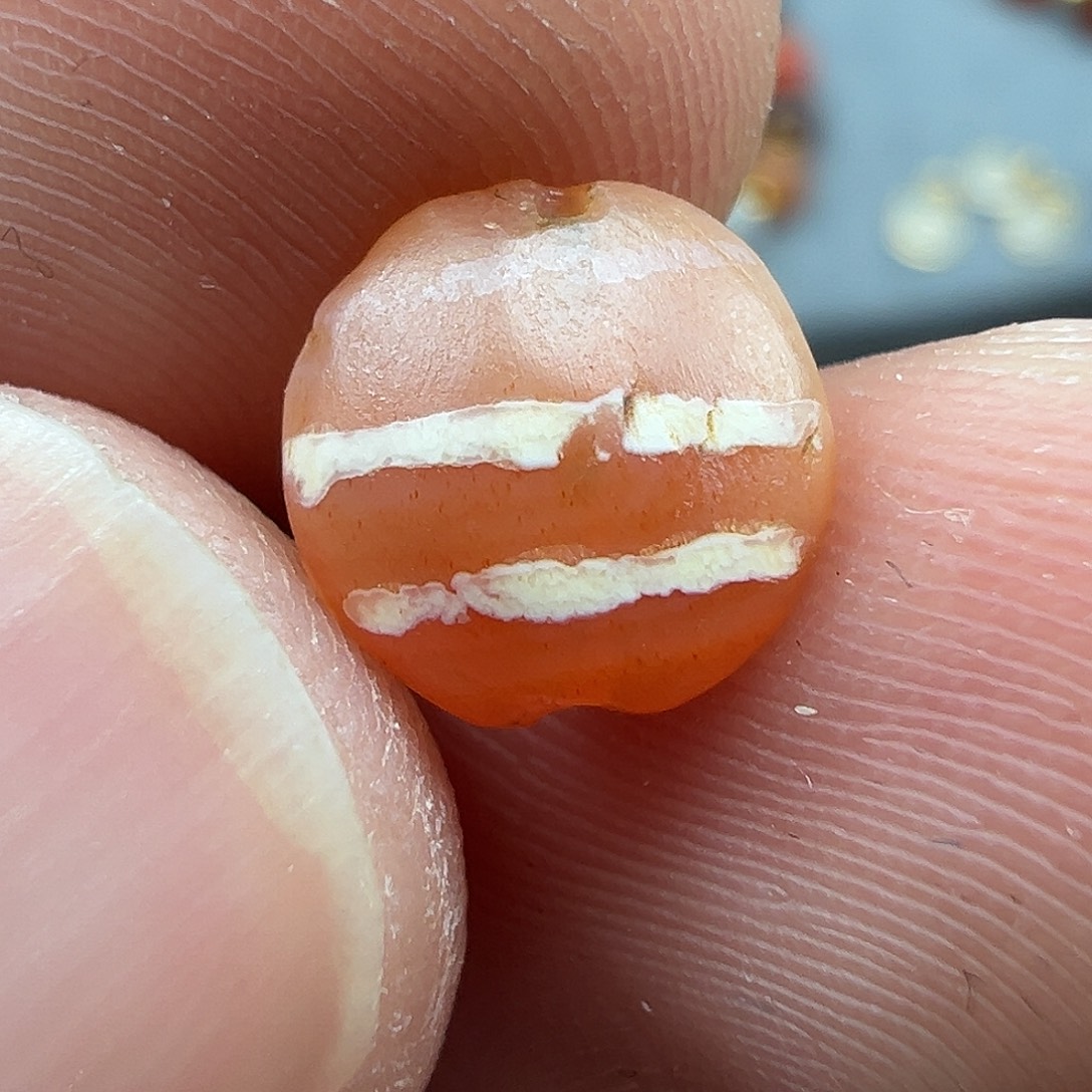 玛瑙/玉髓未镶嵌珠宝半成品x9   8.2粉糯带朱砂