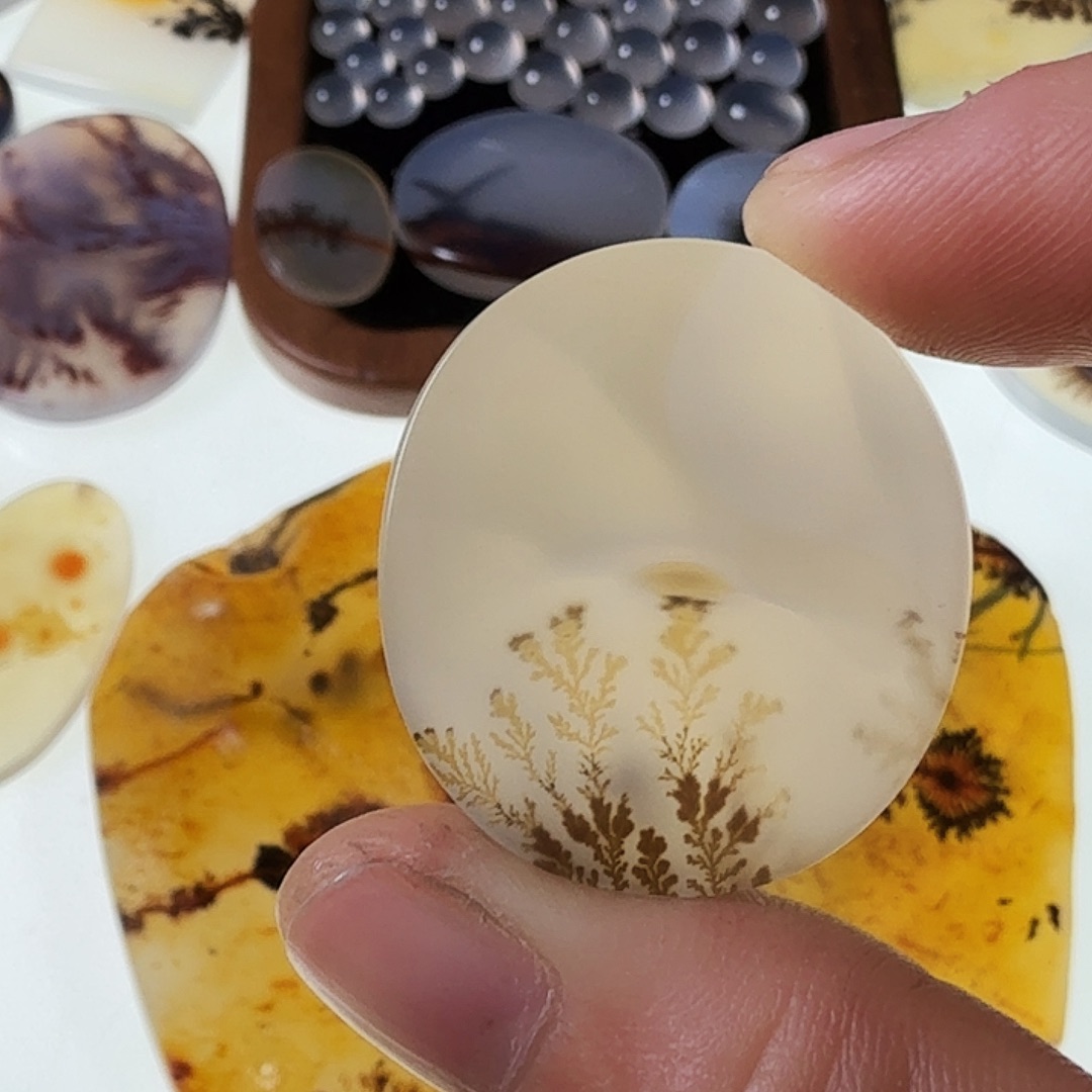 玛瑙/玉髓未镶嵌珠宝半成品