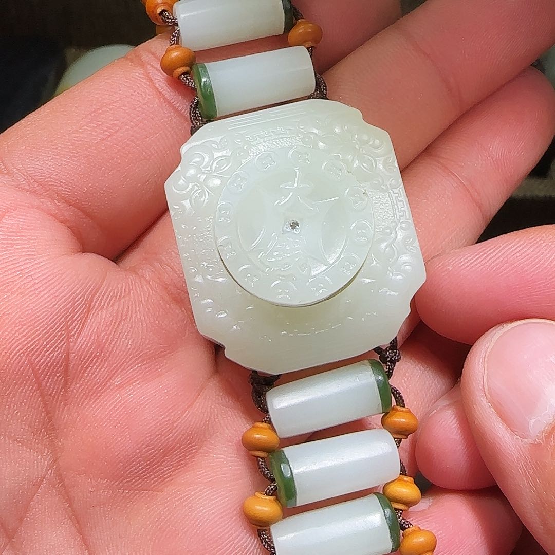 和田玉颈饰未镶嵌