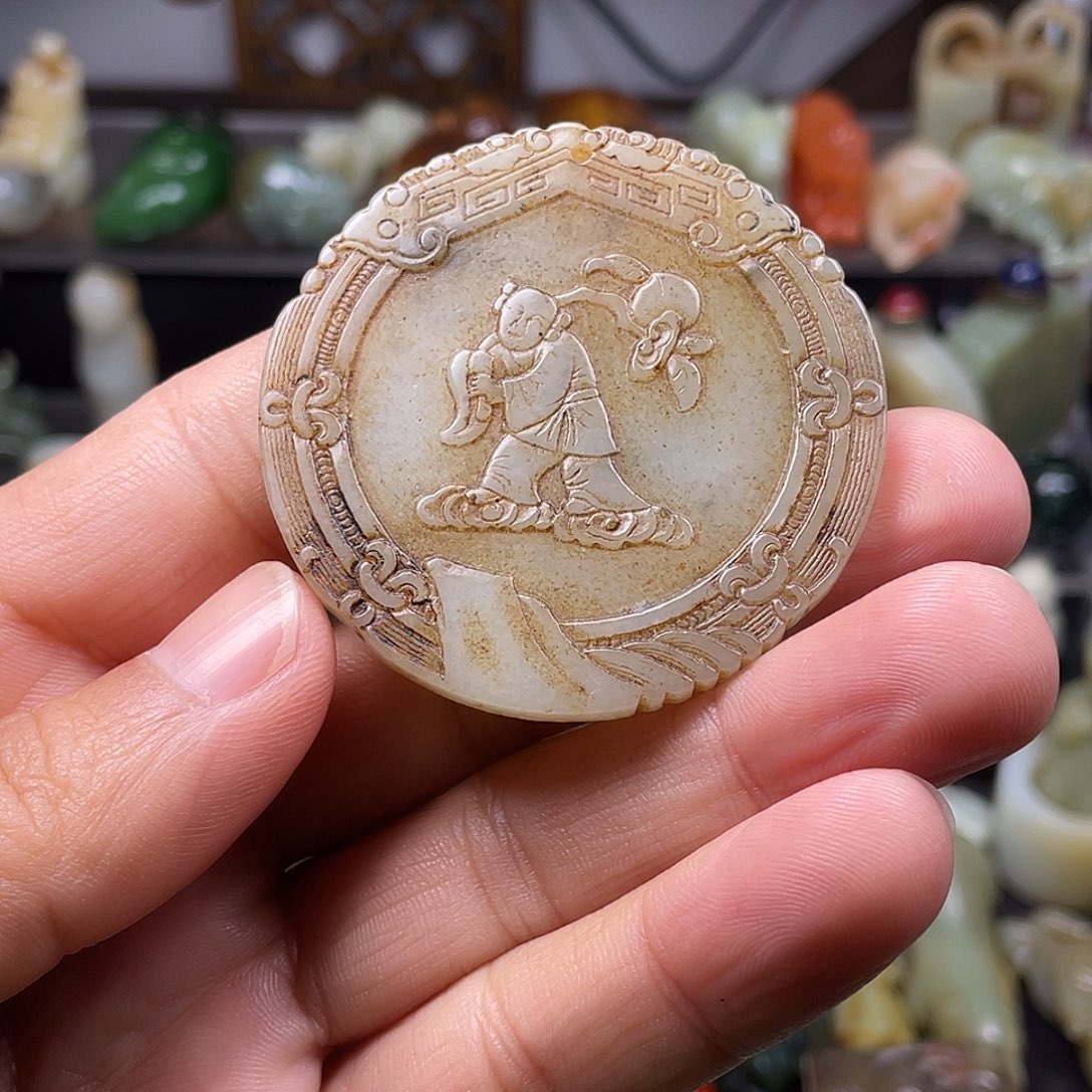 忆***人和田玉（糖玉）未镶嵌颈饰