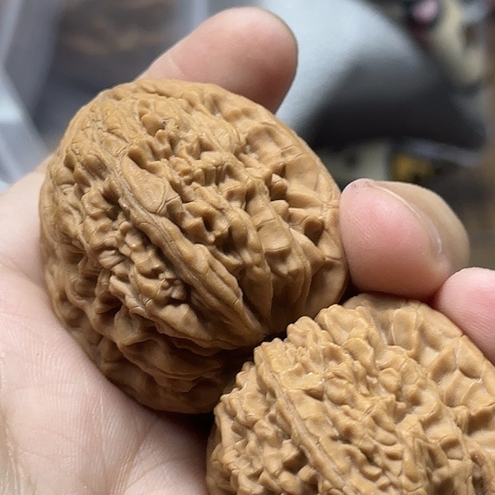 吊坠文玩核桃虎头王41一对